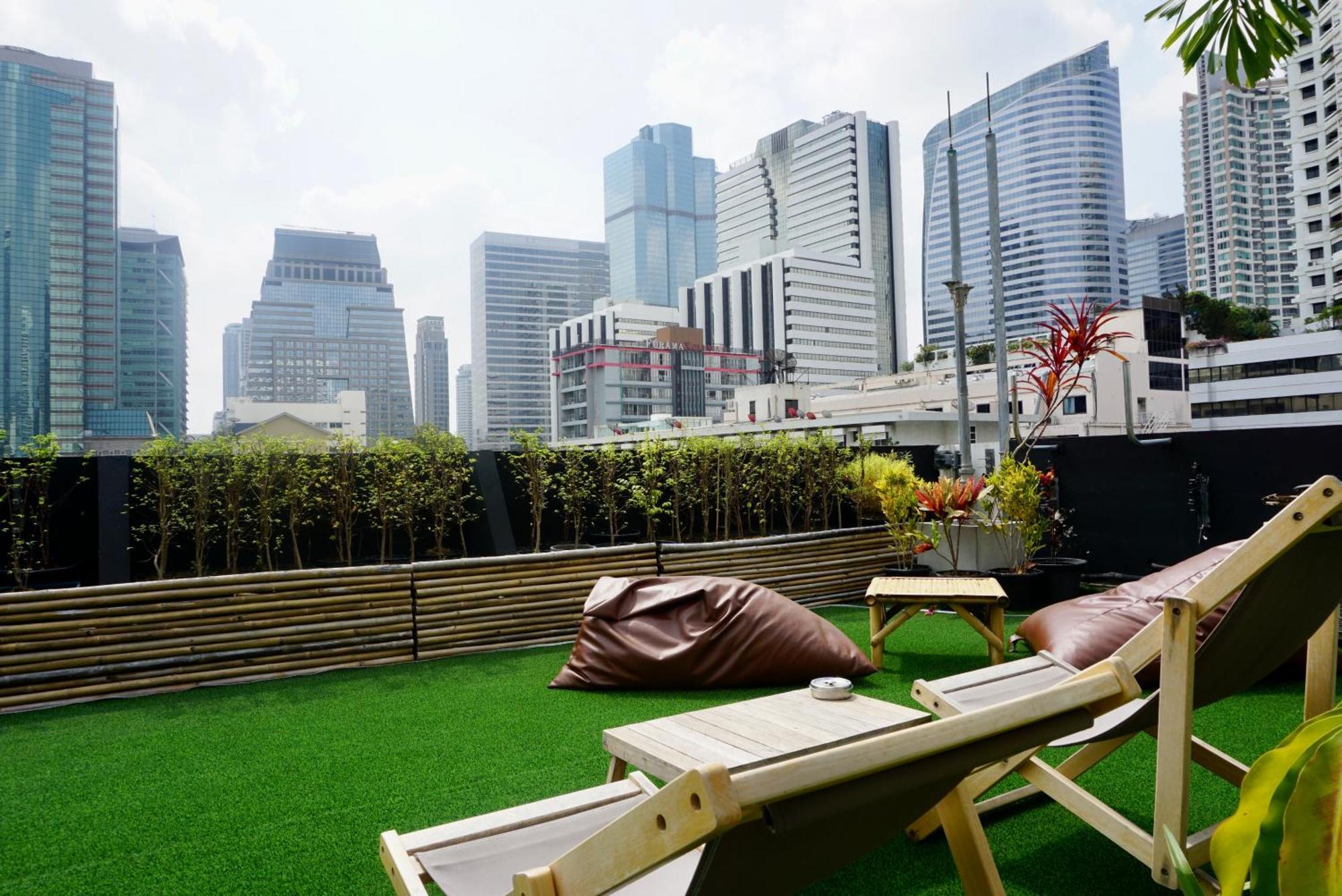 Hip And Funky Apartment Silom Soi 3, With Rooftop View Банкок Екстериор снимка